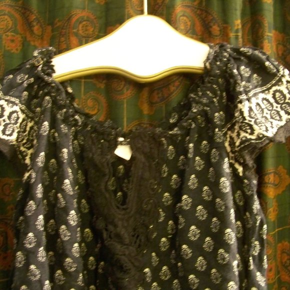 Women's Forever 21 Cute Blouse Top Size M - Picture 3 of 5